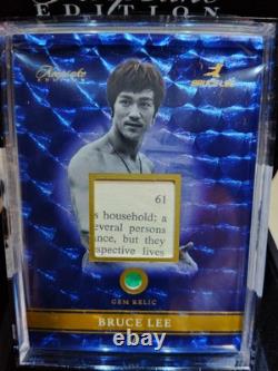 Souvenir Unique Bruce Lee Édition 50e Anniversaire Relique Personnelle Bleue #1/1