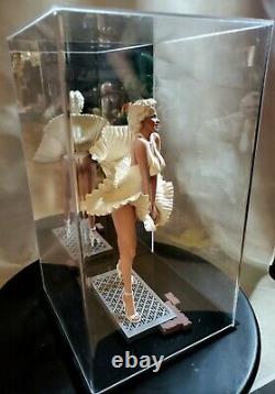 Statue Marilyn Monroe 16 Échelles Personnalisé Une D'un Kind Rare + Livre De Show Latéral