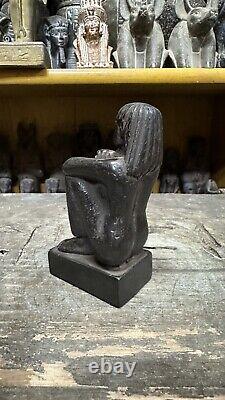 Statue Pharaonique Vintage Antique Unique Scribe Assis en Pierre Solide Av. J.-C.