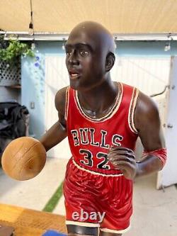 Statue Rare et Collectionnable de Michael Jordan NBA de 3 pieds, Rare et Unique BC.