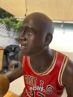 Statue Rare et Collectionnable de Michael Jordan NBA de 3 pieds, Rare et Unique BC.