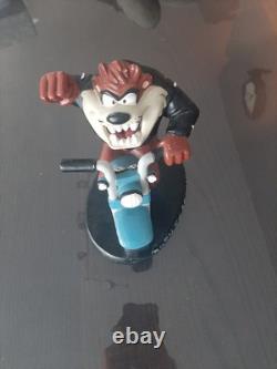 Statue Warner Bros Offerte Unique en Son Genre Super Exclusive