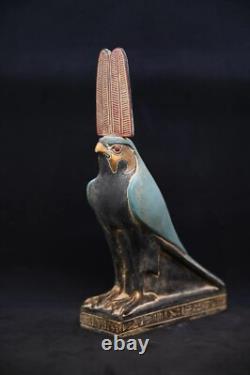 Statue antique unique de faucon du dieu égyptien Horus