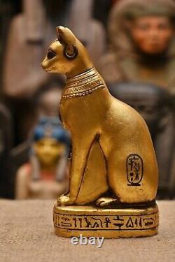 Statue antique unique de la déesse de la beauté Bastet