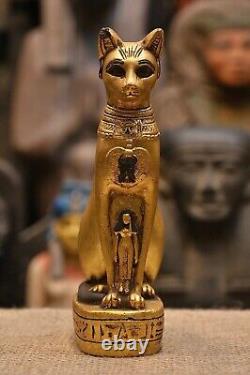 Statue antique unique de la déesse de la beauté Bastet