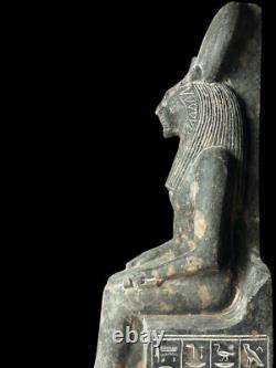 Statue antique unique en granit de la déesse Sekhmet, art de la Basse Époque