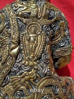 Statue de Bouddha unique en son genre en or 24 carats faite à la main au Tibet, mesurant 8 pouces de haut, vendue aux États-Unis