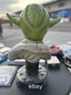 Statue en céramique de Yoda Non autorisée Unique sans marques. Star Wars Lucasfilm