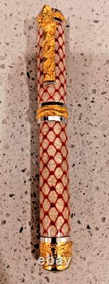 Stylo Plume Oriental en Bois Sculpté, Unique en Son Genre. Fabriqué avec des Strass.