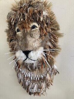 Tête de lion artisanale accrochée au mur, unique en son genre