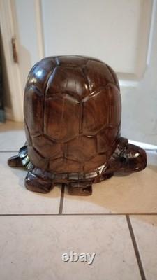 Tortue en noyer noir sculptée à la main, pièce unique et grande