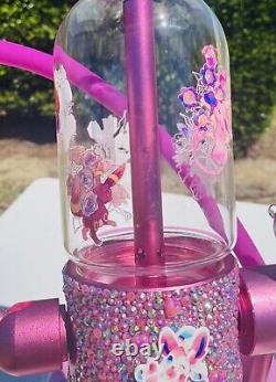 UNIQUE. Infuseur de gravité personnalisé décoré sur le thème rose d'Eeveelution