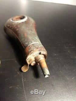 Un Antique Of A Kind CIVIL War Relic Colt Poudre Noire Flasque Cap Tin