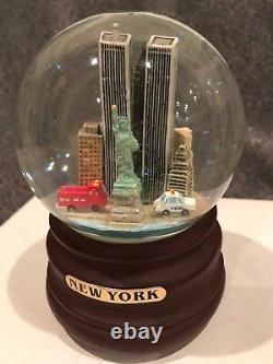 Un Des Types Snow Globe & Music Box (twin Towers & Statue Of Liberty)
