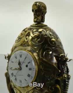 Un Dieu De Gens Gothique Français En Argent Doré Mémento Mori Crâne & Grotesque Fusee Clock