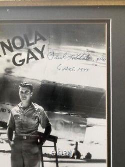 Un Pilote Du Genre Paul Tibbets Signé/dated/photo/card Matted, Framed, 1945