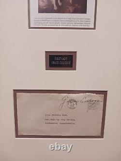 Un exemplaire unique de la vitrine d'exposition de documents signés par Calvin Coolidge