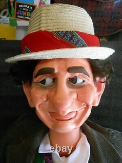 Une Des Marionnettes Du Genre Ventriloquist Dummy Doll Doctor Qui 7ème Septième