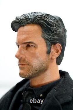 Une figurine unique sur mesure de 1/6 de Ben Affleck en tant que Bruce Wayne Batman, pas de la marque Hot Toys