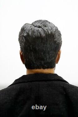 Une figurine unique sur mesure de 1/6 de Ben Affleck en tant que Bruce Wayne Batman, pas de la marque Hot Toys