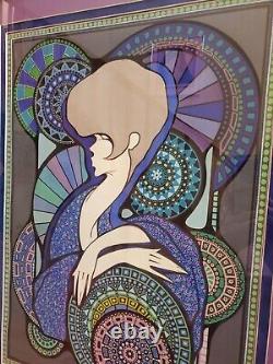 Une pièce d'art encadrée vintage unique en son genre, rétro des années 70, représentant une personne afro pourpre de milieu de siècle