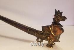 Une pipe à fumer unique faite à la main, rare et vintage représentant un griffon