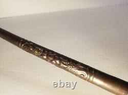 Une pipe à fumer unique faite à la main, rare et vintage représentant un griffon
