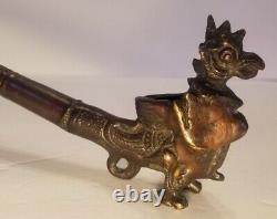 Une pipe à fumer unique faite à la main, rare et vintage représentant un griffon