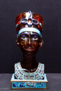 Une reine égyptienne unique en son genre : la tête de la reine Nefertiti