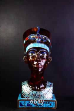 Une reine égyptienne unique en son genre : la tête de la reine Nefertiti