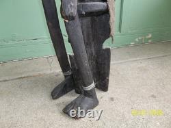 Unique ! Grande sculpture tribale en bois ébonisé sculptée à la main, homme, 48 1/2