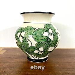 Vase Vintage Artisanal avec Trilliums Signé par l'Artiste Unique et Rare