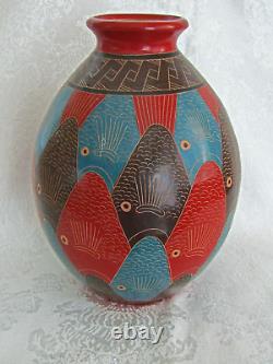 Vase grand unique peint à la main signé fait au Nicaragua