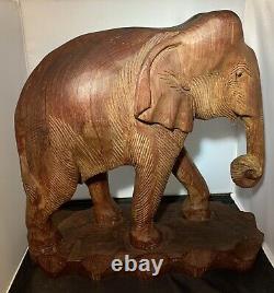 Vintage Grand Éléphant En Bois Statue Main Sculptée Solide Bois Un D'un Type