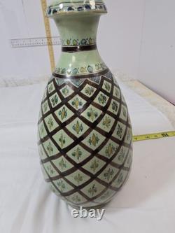 Vitrine en porcelaine par un artiste japonais avec des couleurs vives, unique en son genre, rare