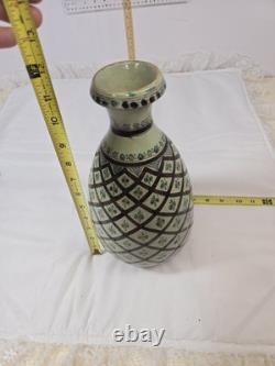 Vitrine en porcelaine par un artiste japonais avec des couleurs vives, unique en son genre, rare