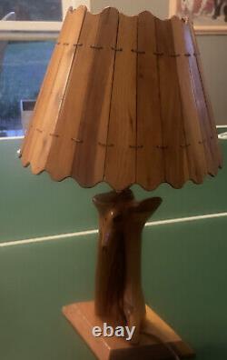Vtg Une lampe de table en bois flotté Burl vintage unique avec abat-jour fonctionne MCM